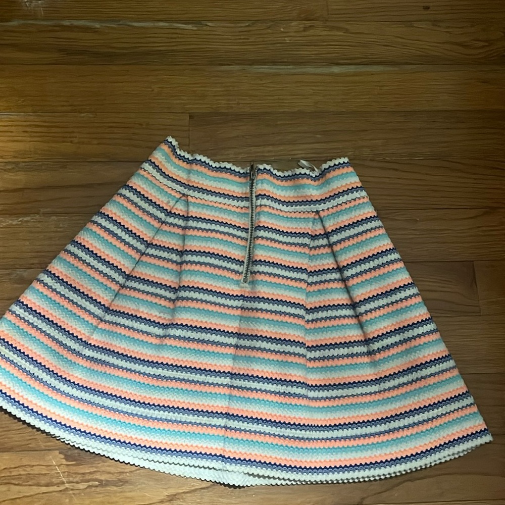 Needs a new zipper but this skirt is so worth it!